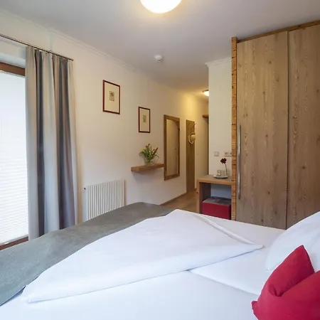 Bed & Breakfast Helmuth Oberreiter Flachau